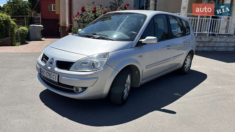 Минивэн Renault Megane Scenic 2008 в 