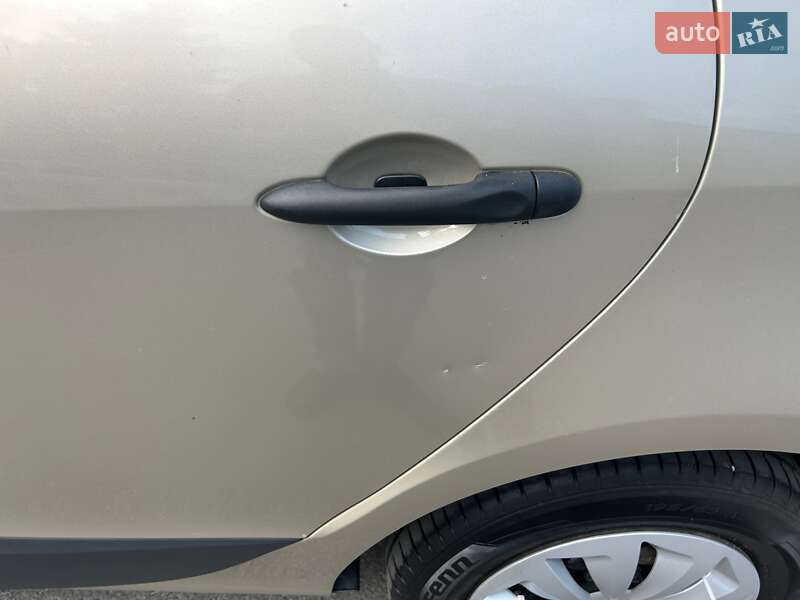 Мінівен Renault Megane Scenic 2010 в Тернополі