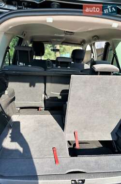 Минивэн Renault Megane Scenic 2015 в 