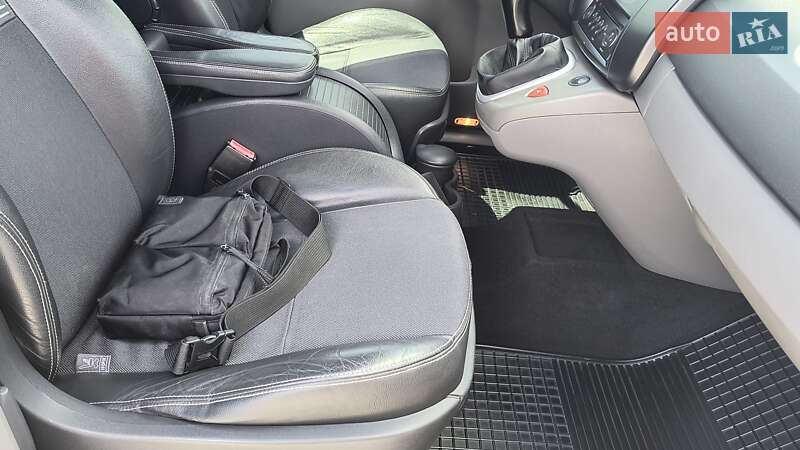 Минивэн Renault Megane Scenic 2005 в Золочеве