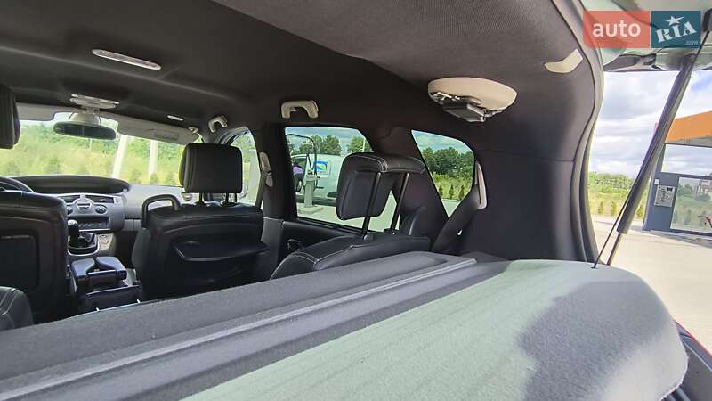 Минивэн Renault Megane Scenic 2005 в Золочеве