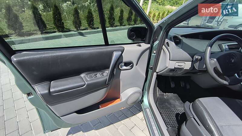 Минивэн Renault Megane Scenic 2005 в Золочеве