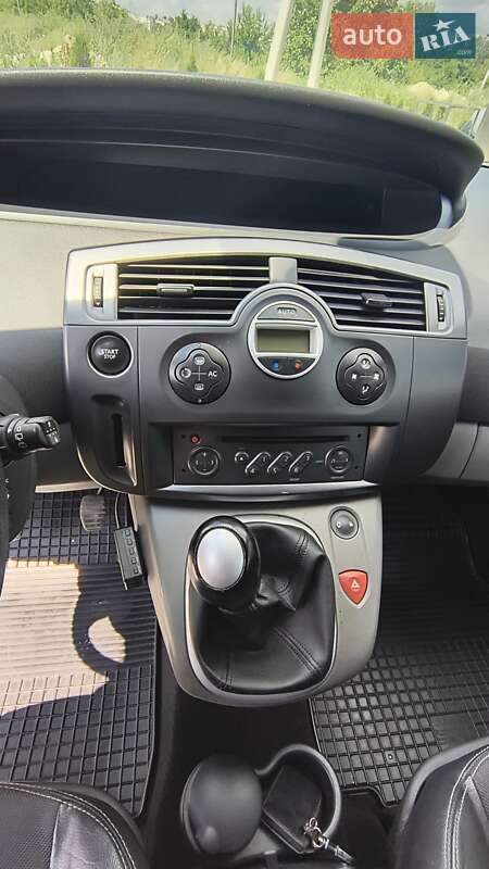 Минивэн Renault Megane Scenic 2005 в Золочеве