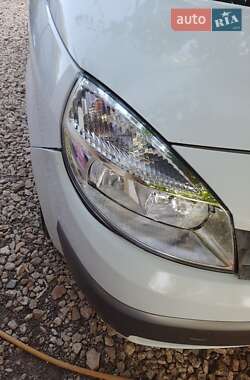 Седан Renault Megane Scenic 2005 в 