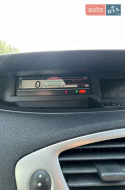 Минивэн Renault Megane Scenic 2010 в 