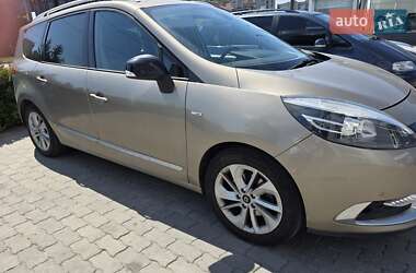 Минивэн Renault Megane Scenic 2015 в 