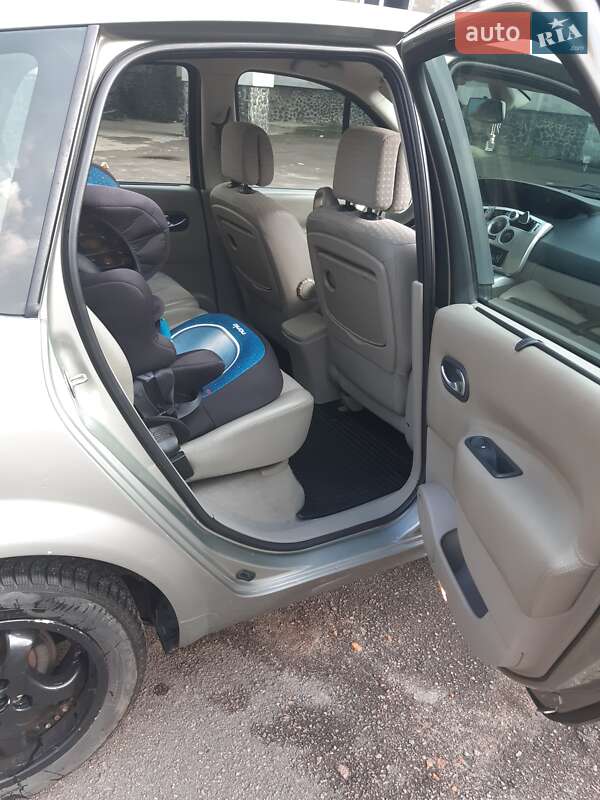 Минивэн Renault Megane Scenic 2007 в Костополе
