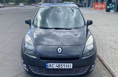 Минивэн Renault Megane Scenic 2010 в 