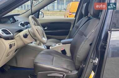 Минивэн Renault Megane Scenic 2010 в 