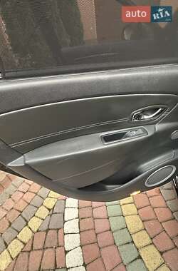 Минивэн Renault Megane Scenic 2012 в 