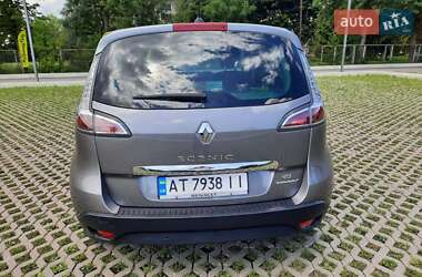 Минивэн Renault Megane Scenic 2012 в 