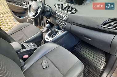 Минивэн Renault Megane Scenic 2012 в 