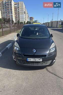 Минивэн Renault Megane Scenic 2011 в 