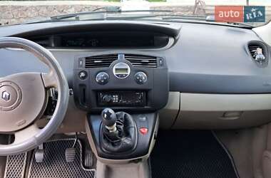 Минивэн Renault Megane Scenic 2004 в 