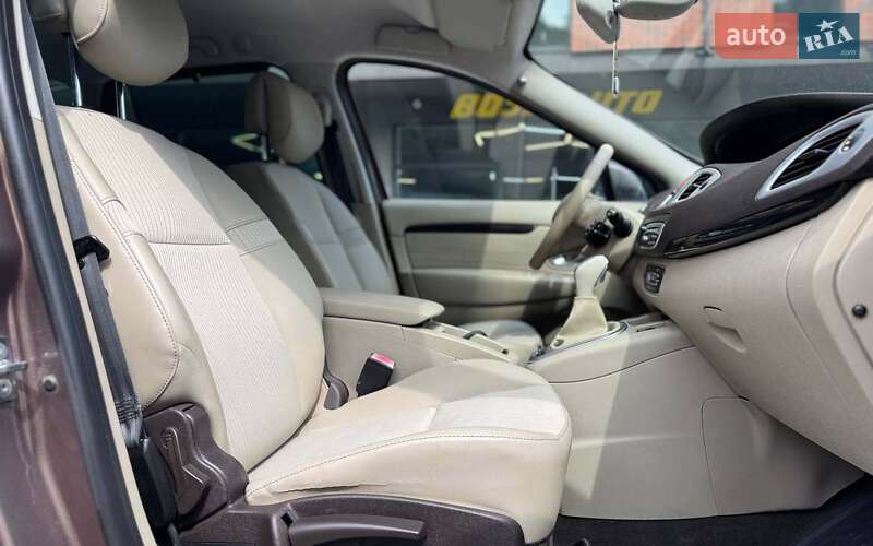 Минивэн Renault Megane Scenic 2010 в Черновцах