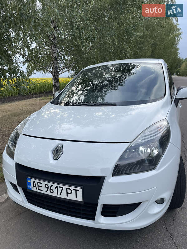 Renault Megane Scenic 2011