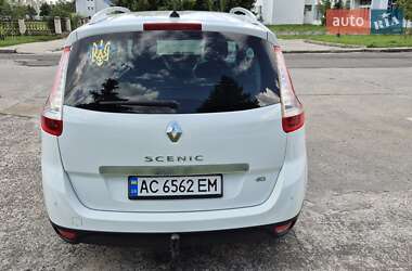Минивэн Renault Megane Scenic 2015 в 