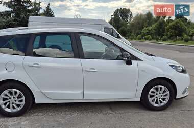 Минивэн Renault Megane Scenic 2015 в 