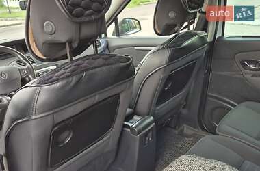 Минивэн Renault Megane Scenic 2015 в 