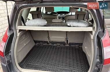 Минивэн Renault Megane Scenic 2004 в 