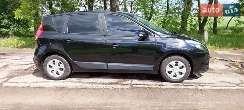 Минивэн Renault Megane Scenic 2011 в Александрие фото 9 Минивэн Renault Megane Scenic 2011 в Александрие