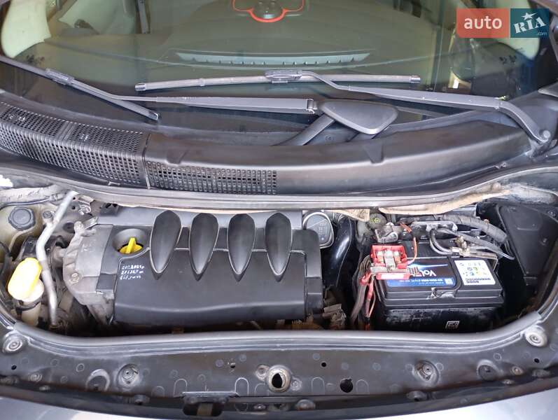 Мінівен Renault Megane Scenic 2006 в Хмельницькому фото 13 Мінівен Renault Megane Scenic 2006 в Хмельницькому