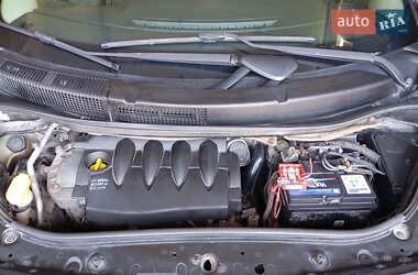 Мінівен Renault Megane Scenic 2006 в  фото 13 Мінівен Renault Megane Scenic 2006 в