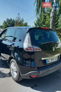 Минивэн Renault Megane Scenic 2012 в 