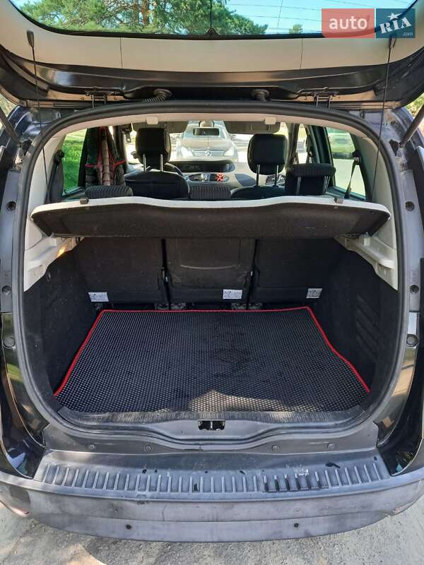 Мінівен Renault Megane Scenic 2012 в Новояворівську