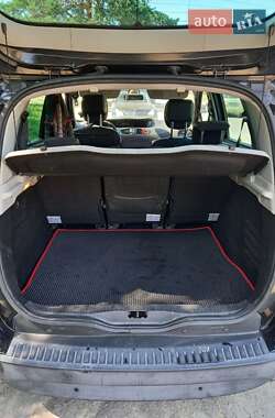 Минивэн Renault Megane Scenic 2012 в 