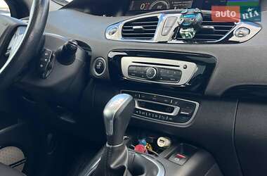 Минивэн Renault Megane Scenic 2014 в 