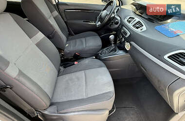 Минивэн Renault Megane Scenic 2014 в 