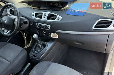 Минивэн Renault Megane Scenic 2014 в 