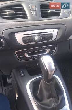 Минивэн Renault Megane Scenic 2014 в 
