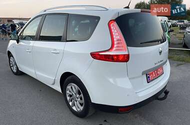 Минивэн Renault Megane Scenic 2015 в 