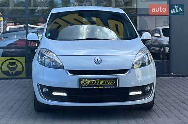 Минивэн Renault Megane Scenic 2012 в 