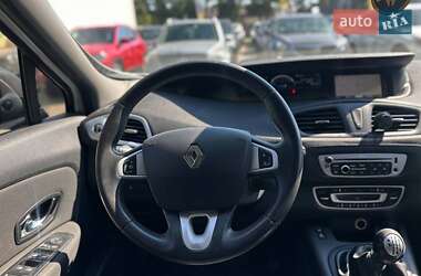 Минивэн Renault Megane Scenic 2012 в 
