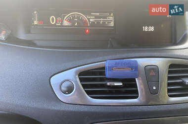 Минивэн Renault Megane Scenic 2013 в 