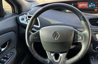 Минивэн Renault Megane Scenic 2013 в 