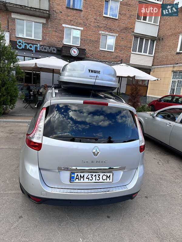 Минивэн Renault Megane Scenic 2015 в Коростене