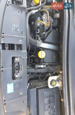 Минивэн Renault Megane Scenic 2011 в 