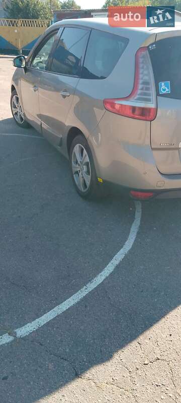 Мінівен Renault Megane Scenic 2010 в Переяславі фото 4 Мінівен Renault Megane Scenic 2010 в Переяславі