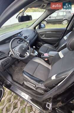 Renault Megane Scenic 2012