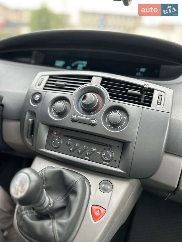 Минивэн Renault Megane Scenic 2006 в Нововолынске