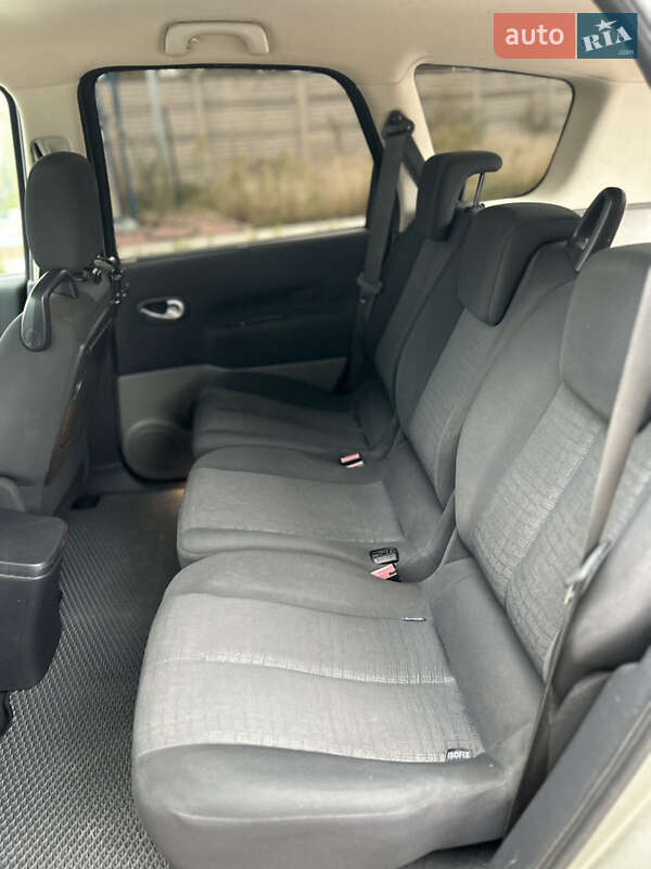 Минивэн Renault Megane Scenic 2006 в Нововолынске