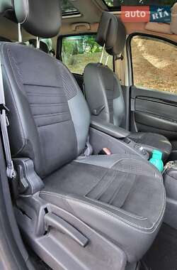 Минивэн Renault Megane Scenic 2016 в 