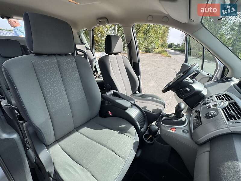 Минивэн Renault Megane Scenic 2008 в Киеве