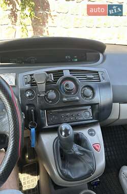 Минивэн Renault Megane Scenic 2004 в 