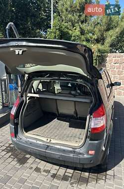 Минивэн Renault Megane Scenic 2004 в 
