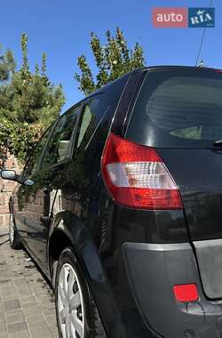 Минивэн Renault Megane Scenic 2004 в 